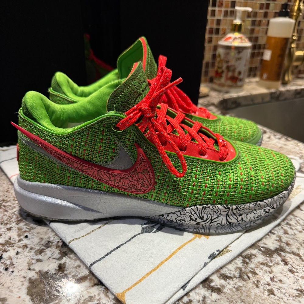 Nike Lebron 20 Stocking Stuffers Men's 9